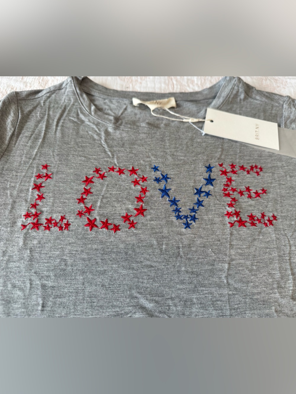 BRIT.NY Grey ' Patriot Colors LOVE' Star Embellished Tee. Size Small